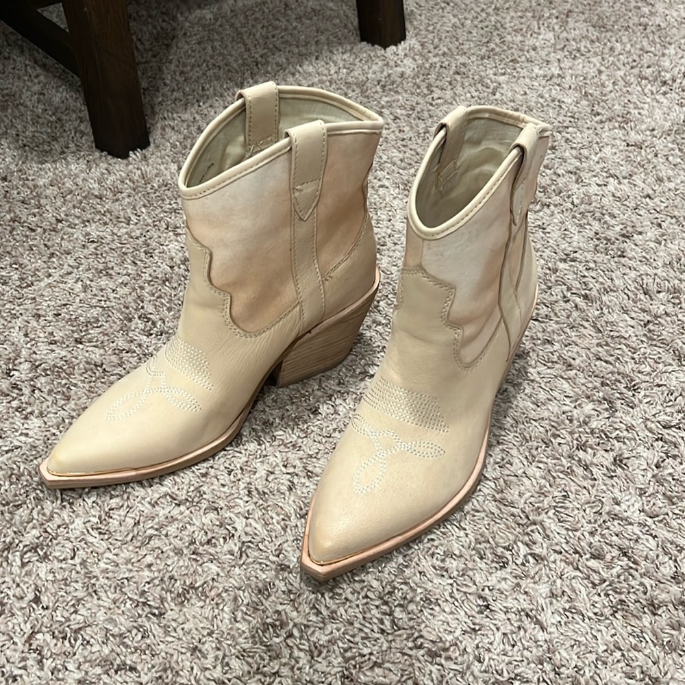 Dolce Vita Nashe Western Booties